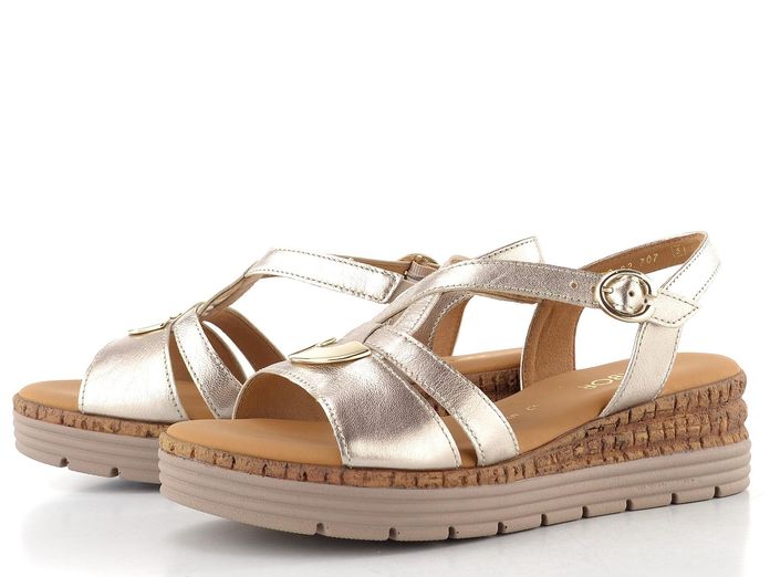 Gabor metalické sandály na klínu puder 82.707.82