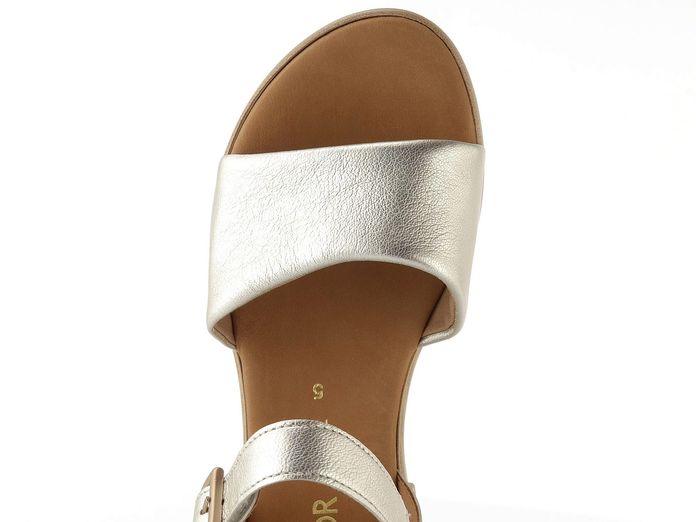 Gabor metalické sandály na podpatku perla 82.814.81